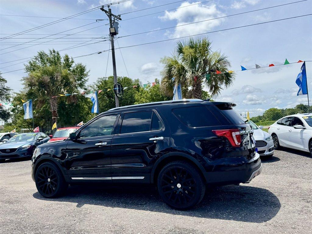 2017 Black /Black Ford Explorer (1FM5K7F8XHG) with an 3.5l V6 Smpi TI-VCT 3.5l engine, Automatic transmission, located at 745 East Steele Rd., West Columbia, SC, 29170, (803) 755-9148, 33.927212, -81.148483 - Photo#5