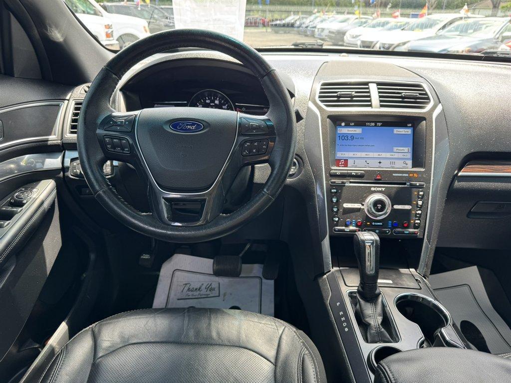 2017 Black /Black Ford Explorer (1FM5K7F8XHG) with an 3.5l V6 Smpi TI-VCT 3.5l engine, Automatic transmission, located at 745 East Steele Rd., West Columbia, SC, 29170, (803) 755-9148, 33.927212, -81.148483 - Photo#6