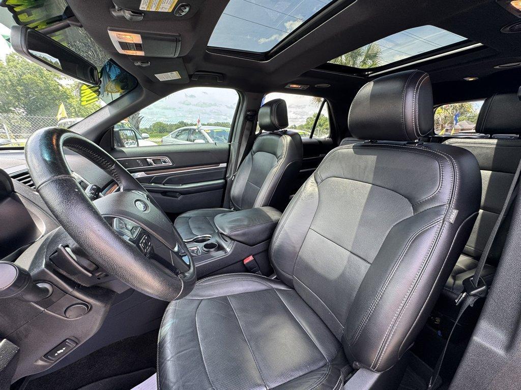 2017 Black /Black Ford Explorer (1FM5K7F8XHG) with an 3.5l V6 Smpi TI-VCT 3.5l engine, Automatic transmission, located at 745 East Steele Rd., West Columbia, SC, 29170, (803) 755-9148, 33.927212, -81.148483 - Photo#21