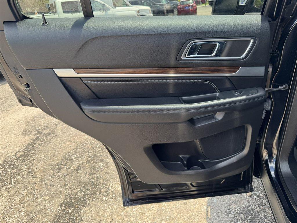 2017 Black /Black Ford Explorer (1FM5K7F8XHG) with an 3.5l V6 Smpi TI-VCT 3.5l engine, Automatic transmission, located at 745 East Steele Rd., West Columbia, SC, 29170, (803) 755-9148, 33.927212, -81.148483 - Photo#23