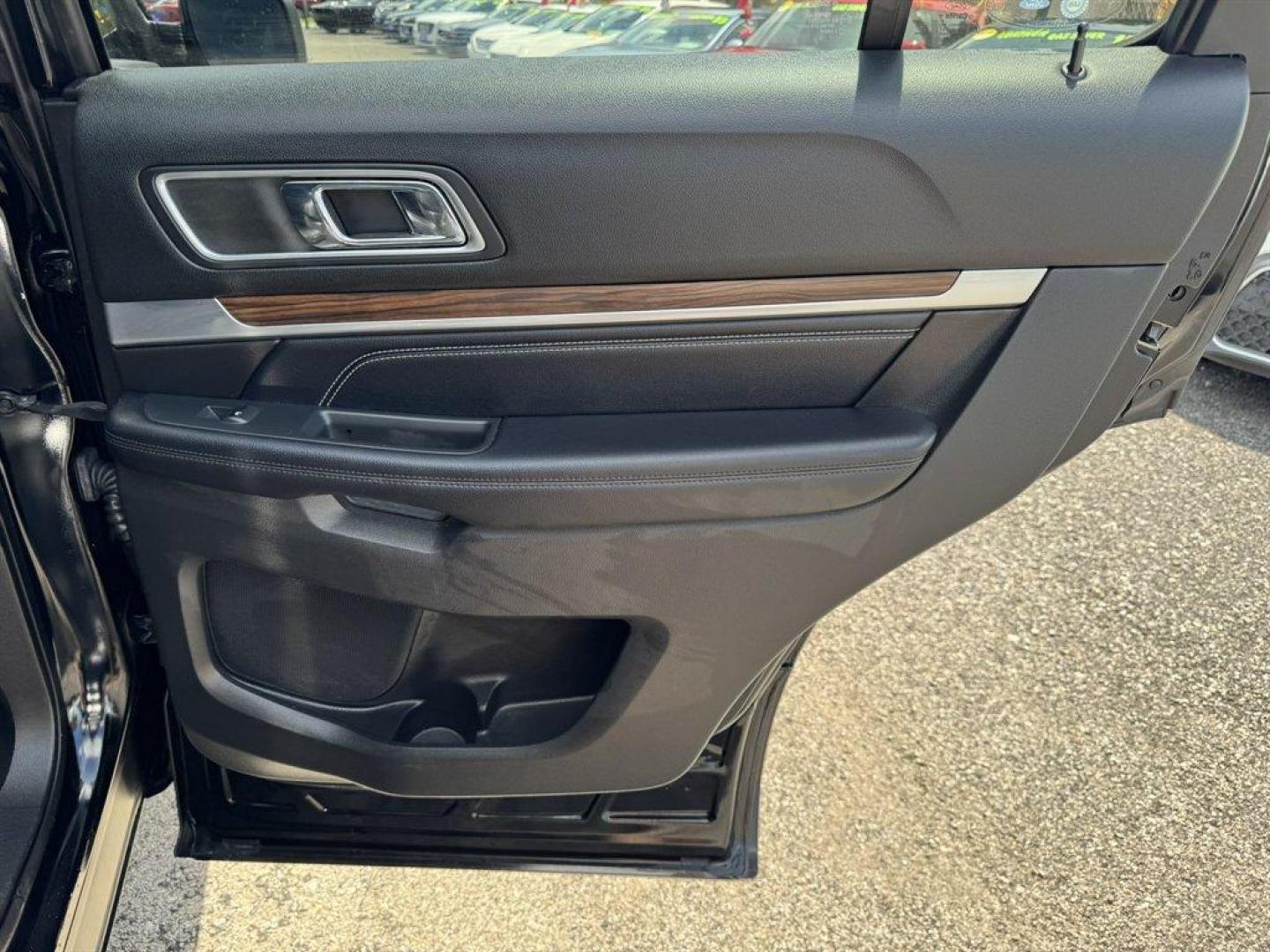 2017 Black /Black Ford Explorer (1FM5K7F8XHG) with an 3.5l V6 Smpi TI-VCT 3.5l engine, Automatic transmission, located at 745 East Steele Rd., West Columbia, SC, 29170, (803) 755-9148, 33.927212, -81.148483- Photo#27