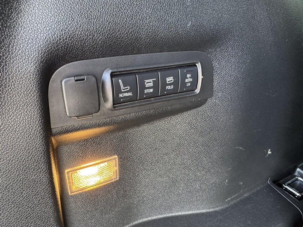2017 Black /Black Ford Explorer (1FM5K7F8XHG) with an 3.5l V6 Smpi TI-VCT 3.5l engine, Automatic transmission, located at 745 East Steele Rd., West Columbia, SC, 29170, (803) 755-9148, 33.927212, -81.148483 - Photo#33