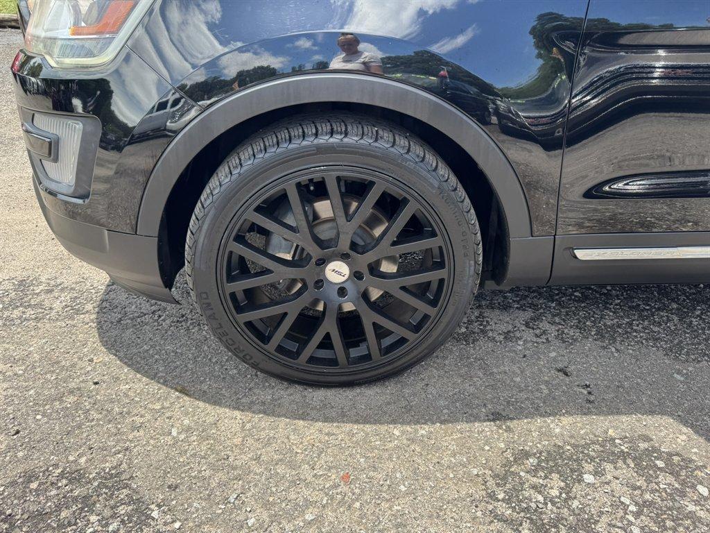 2017 Black /Black Ford Explorer (1FM5K7F8XHG) with an 3.5l V6 Smpi TI-VCT 3.5l engine, Automatic transmission, located at 745 East Steele Rd., West Columbia, SC, 29170, (803) 755-9148, 33.927212, -81.148483 - Photo#38
