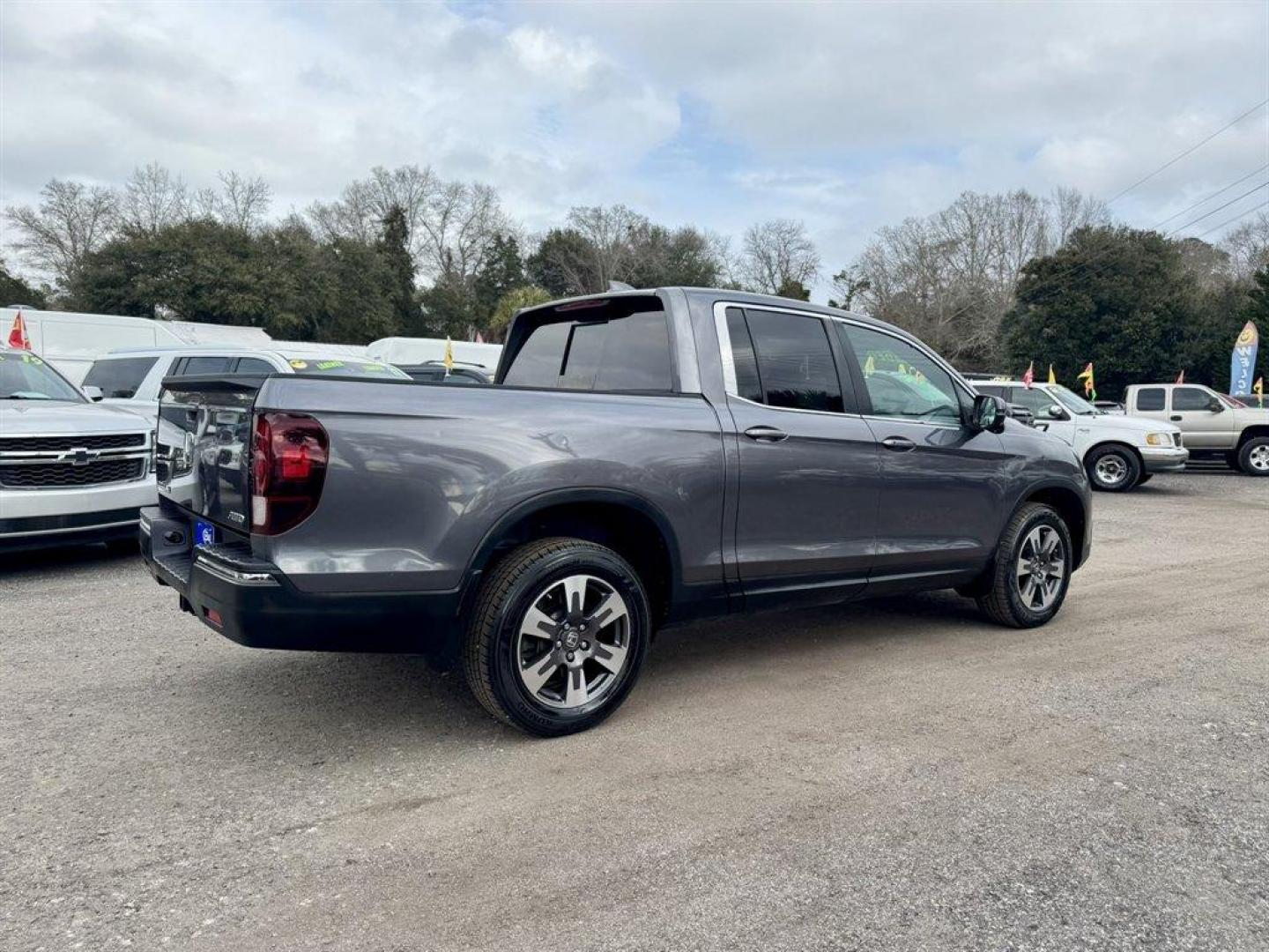 2019 Grey /Grey Honda Ridgeline (5FPYK3F62KB) with an 3.5l V6 DI Sohc I-Vtec 3. engine, Automatic transmission, located at 745 East Steele Rd., West Columbia, SC, 29170, (803) 755-9148, 33.927212, -81.148483 - Photo#3