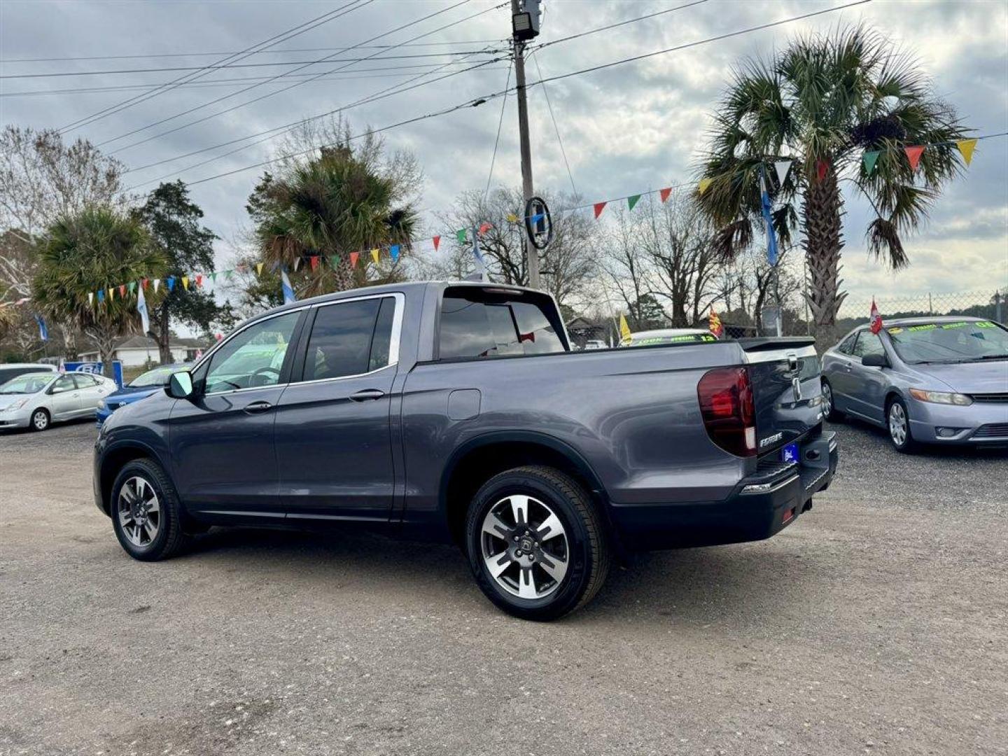 2019 Grey /Grey Honda Ridgeline (5FPYK3F62KB) with an 3.5l V6 DI Sohc I-Vtec 3. engine, Automatic transmission, located at 745 East Steele Rd., West Columbia, SC, 29170, (803) 755-9148, 33.927212, -81.148483 - Photo#5