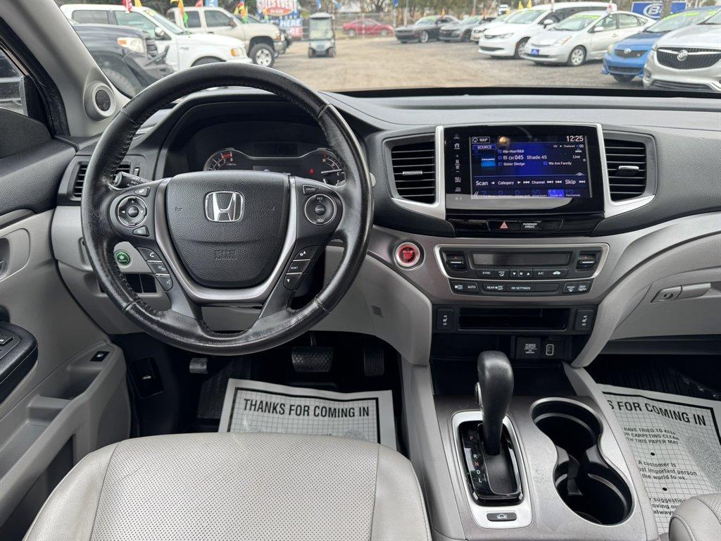 2019 Grey /Grey Honda Ridgeline (5FPYK3F62KB) with an 3.5l V6 DI Sohc I-Vtec 3. engine, Automatic transmission, located at 745 East Steele Rd., West Columbia, SC, 29170, (803) 755-9148, 33.927212, -81.148483 - Photo#6
