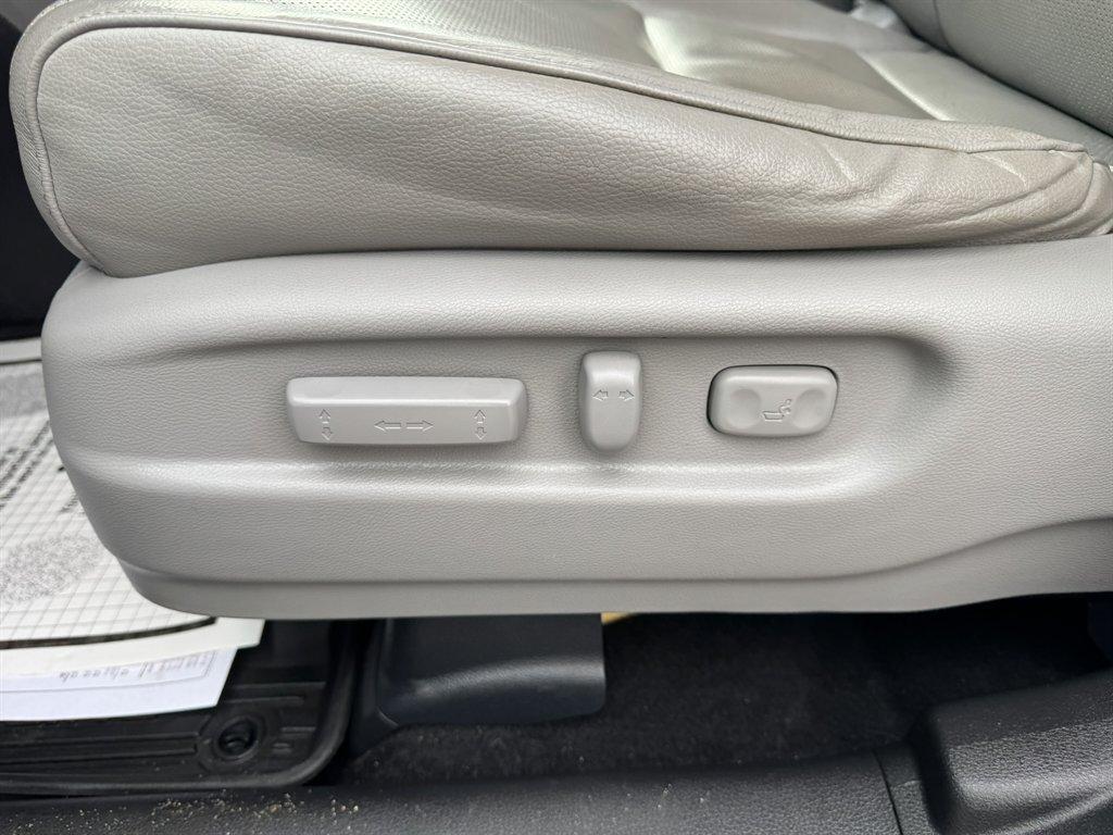 2019 Grey /Grey Honda Ridgeline (5FPYK3F62KB) with an 3.5l V6 DI Sohc I-Vtec 3. engine, Automatic transmission, located at 745 East Steele Rd., West Columbia, SC, 29170, (803) 755-9148, 33.927212, -81.148483 - Photo#23