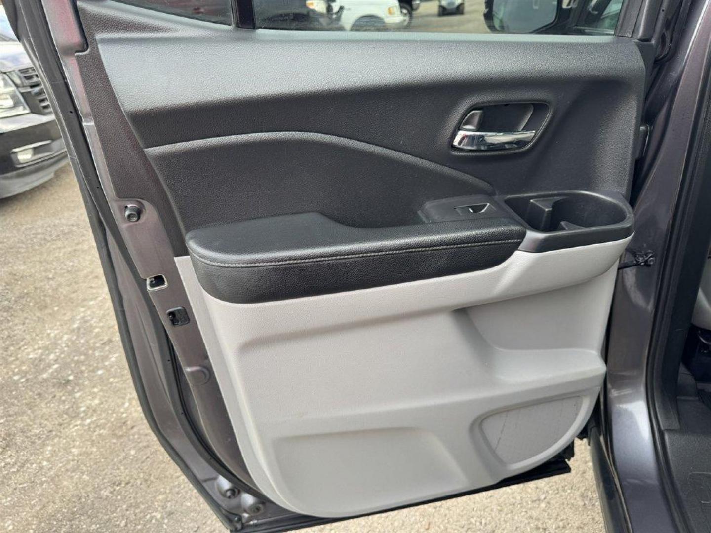 2019 Grey /Grey Honda Ridgeline (5FPYK3F62KB) with an 3.5l V6 DI Sohc I-Vtec 3. engine, Automatic transmission, located at 745 East Steele Rd., West Columbia, SC, 29170, (803) 755-9148, 33.927212, -81.148483 - Photo#24