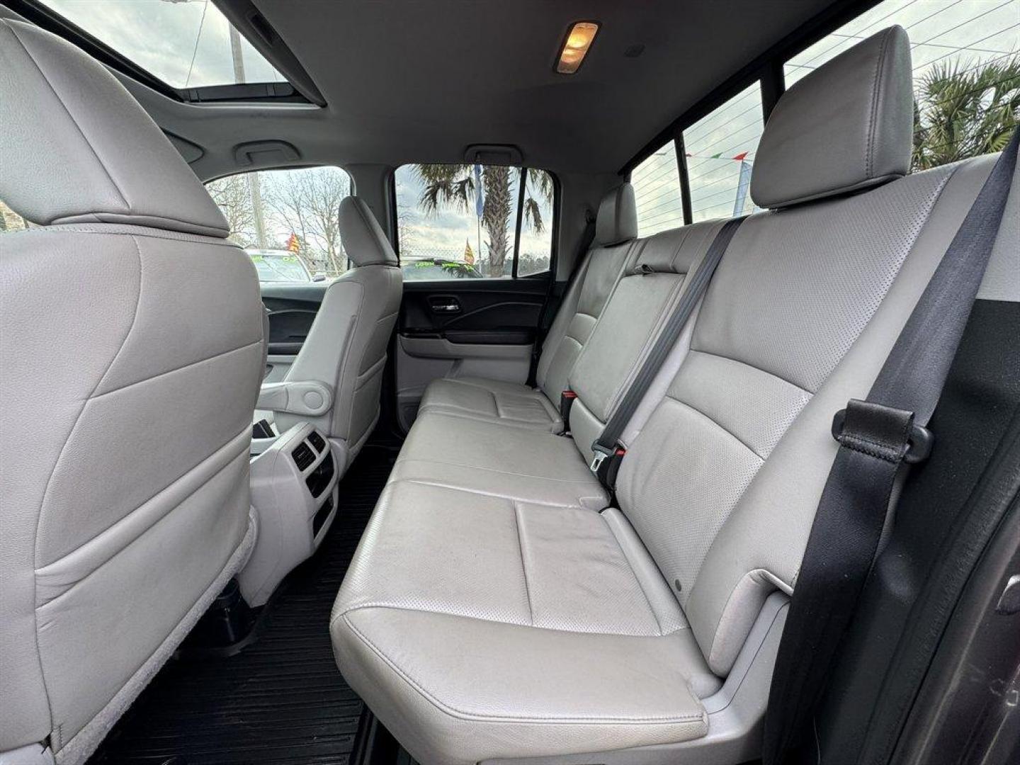 2019 Grey /Grey Honda Ridgeline (5FPYK3F62KB) with an 3.5l V6 DI Sohc I-Vtec 3. engine, Automatic transmission, located at 745 East Steele Rd., West Columbia, SC, 29170, (803) 755-9148, 33.927212, -81.148483 - Photo#25