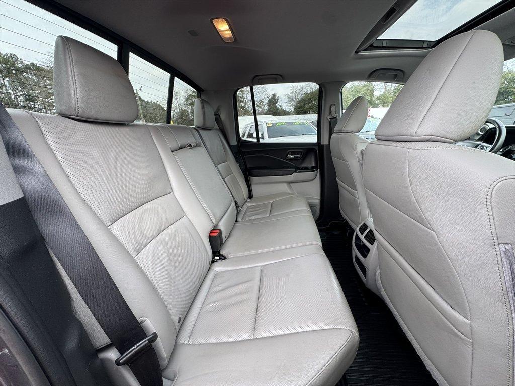 2019 Grey /Grey Honda Ridgeline (5FPYK3F62KB) with an 3.5l V6 DI Sohc I-Vtec 3. engine, Automatic transmission, located at 745 East Steele Rd., West Columbia, SC, 29170, (803) 755-9148, 33.927212, -81.148483 - Photo#27