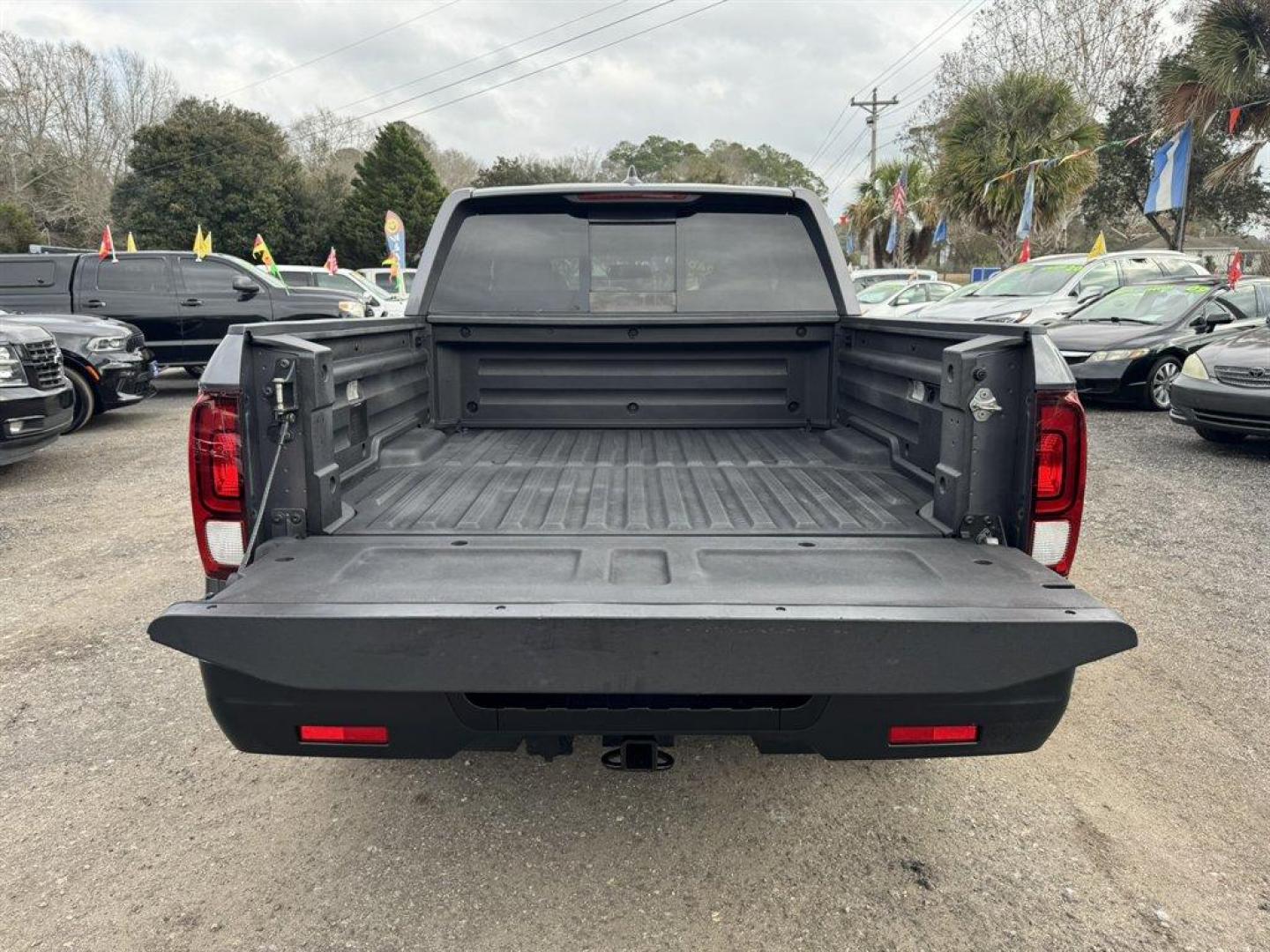 2019 Grey /Grey Honda Ridgeline (5FPYK3F62KB) with an 3.5l V6 DI Sohc I-Vtec 3. engine, Automatic transmission, located at 745 East Steele Rd., West Columbia, SC, 29170, (803) 755-9148, 33.927212, -81.148483 - Photo#30