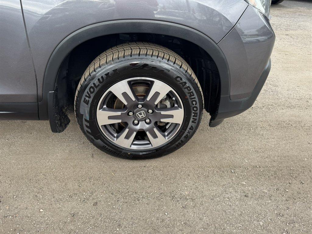 2019 Grey /Grey Honda Ridgeline (5FPYK3F62KB) with an 3.5l V6 DI Sohc I-Vtec 3. engine, Automatic transmission, located at 745 East Steele Rd., West Columbia, SC, 29170, (803) 755-9148, 33.927212, -81.148483 - Photo#31