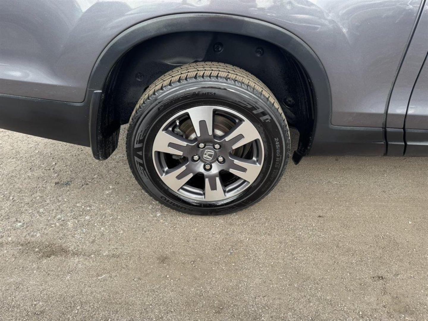 2019 Grey /Grey Honda Ridgeline (5FPYK3F62KB) with an 3.5l V6 DI Sohc I-Vtec 3. engine, Automatic transmission, located at 745 East Steele Rd., West Columbia, SC, 29170, (803) 755-9148, 33.927212, -81.148483 - Photo#32