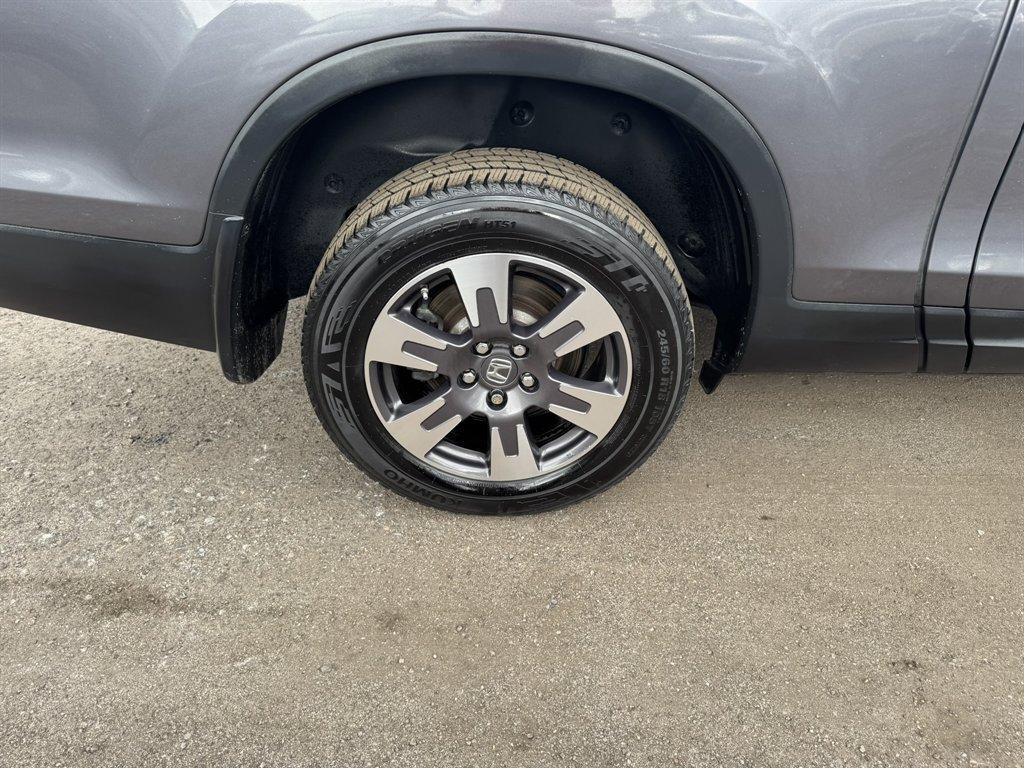 2019 Grey /Grey Honda Ridgeline (5FPYK3F62KB) with an 3.5l V6 DI Sohc I-Vtec 3. engine, Automatic transmission, located at 745 East Steele Rd., West Columbia, SC, 29170, (803) 755-9148, 33.927212, -81.148483 - Photo#32