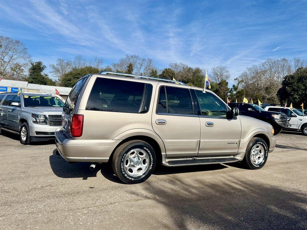 2001 Silver /Taupe Lincoln Navigator (5LMEU27R11L) with an 5.4l V8 EFI Dohc 5.4l engine, Automatic transmission, located at 745 East Steele Rd., West Columbia, SC, 29170, (803) 755-9148, 33.927212, -81.148483 - Photo#3