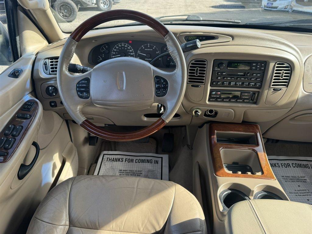 2001 Silver /Taupe Lincoln Navigator (5LMEU27R11L) with an 5.4l V8 EFI Dohc 5.4l engine, Automatic transmission, located at 745 East Steele Rd., West Columbia, SC, 29170, (803) 755-9148, 33.927212, -81.148483 - Photo#6