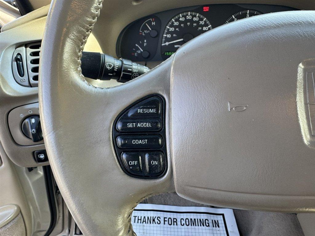 2001 Silver /Taupe Lincoln Navigator (5LMEU27R11L) with an 5.4l V8 EFI Dohc 5.4l engine, Automatic transmission, located at 745 East Steele Rd., West Columbia, SC, 29170, (803) 755-9148, 33.927212, -81.148483 - Photo#8