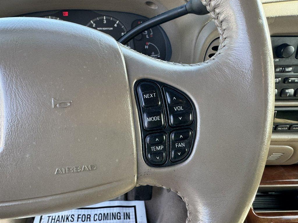 2001 Silver /Taupe Lincoln Navigator (5LMEU27R11L) with an 5.4l V8 EFI Dohc 5.4l engine, Automatic transmission, located at 745 East Steele Rd., West Columbia, SC, 29170, (803) 755-9148, 33.927212, -81.148483 - Photo#9