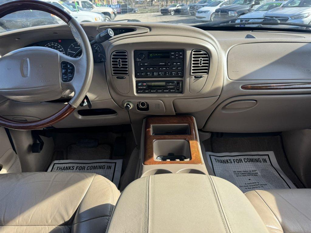 2001 Silver /Taupe Lincoln Navigator (5LMEU27R11L) with an 5.4l V8 EFI Dohc 5.4l engine, Automatic transmission, located at 745 East Steele Rd., West Columbia, SC, 29170, (803) 755-9148, 33.927212, -81.148483 - Photo#11