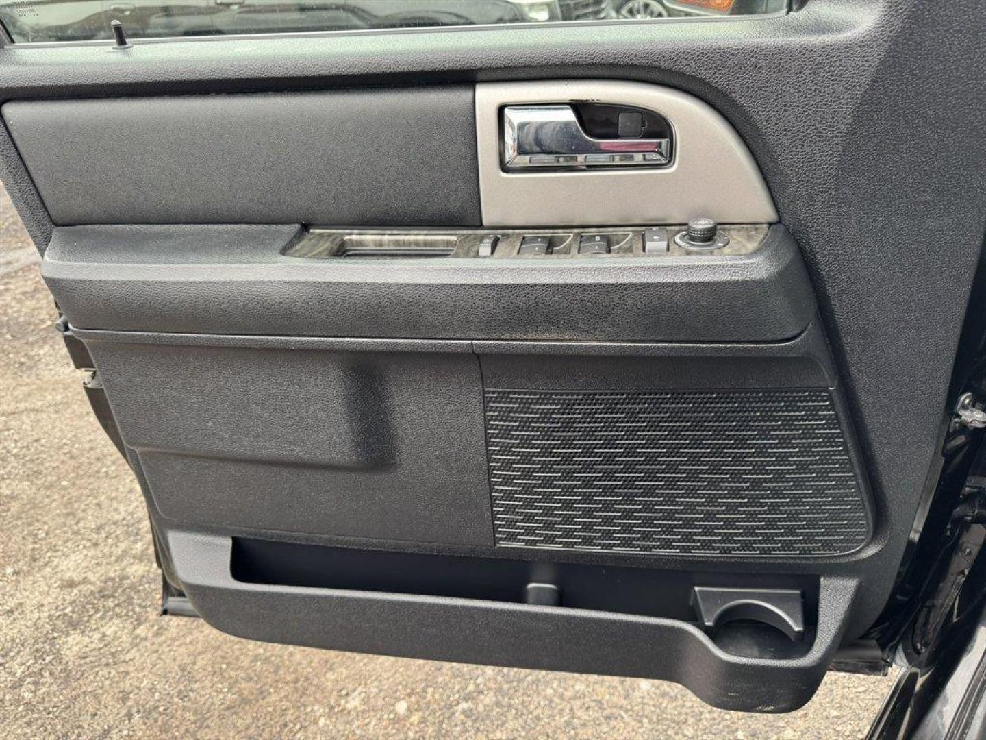 2017 Black /Black Ford Expedition EL (1FMJK1KT1HE) with an 3.5l V6 DI T/C Ecoboost 3 engine, Automatic transmission, located at 745 East Steele Rd., West Columbia, SC, 29170, (803) 755-9148, 33.927212, -81.148483 - Photo#21