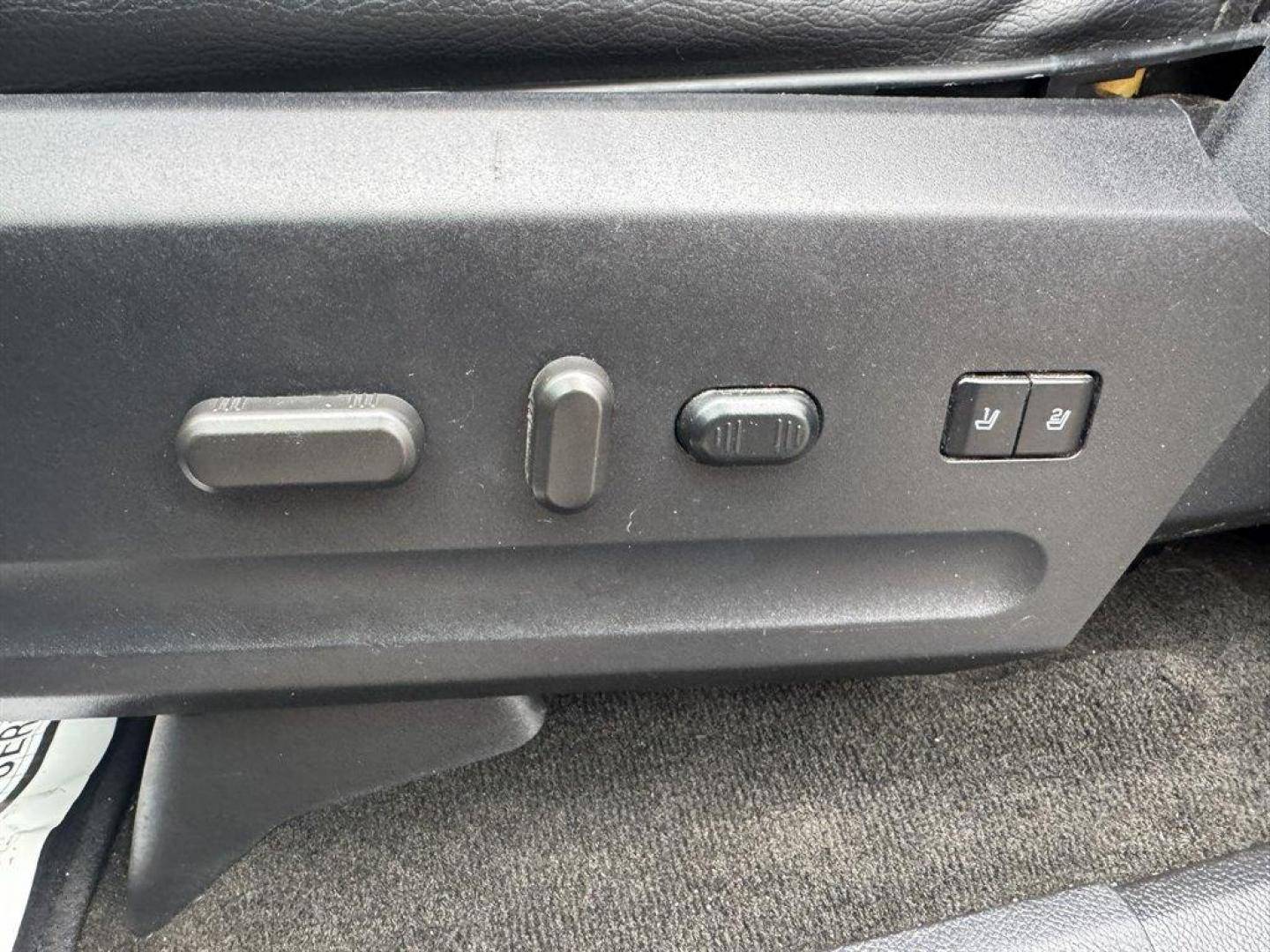 2017 Black /Black Ford Expedition EL (1FMJK1KT1HE) with an 3.5l V6 DI T/C Ecoboost 3 engine, Automatic transmission, located at 745 East Steele Rd., West Columbia, SC, 29170, (803) 755-9148, 33.927212, -81.148483 - Photo#24