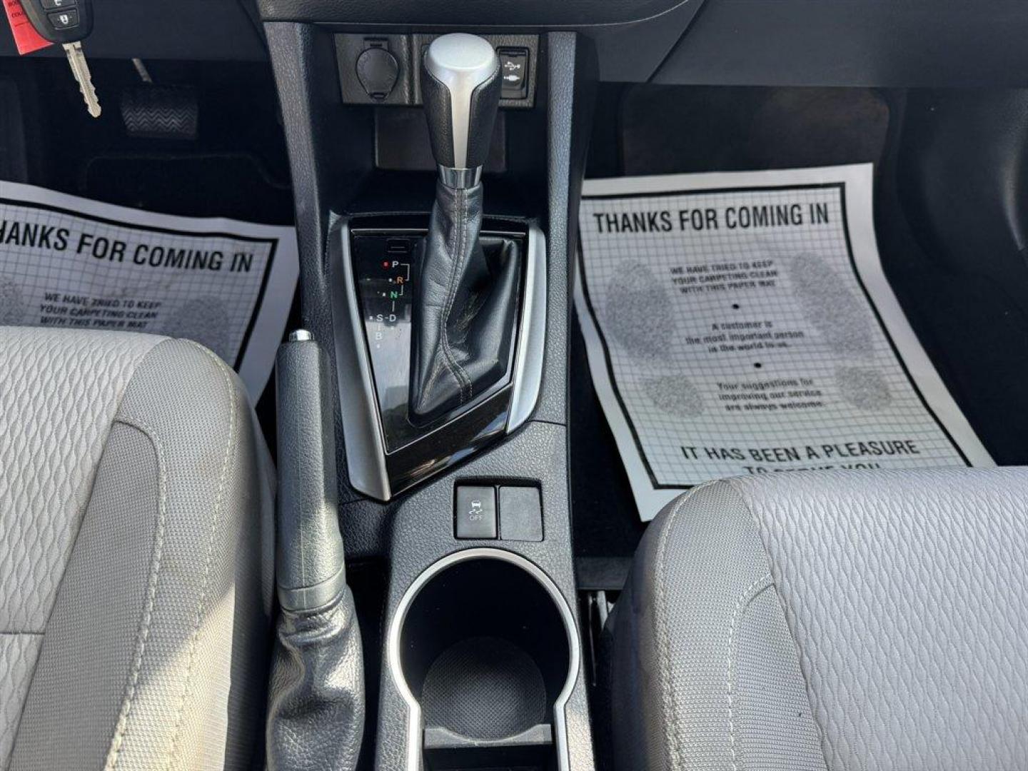 2015 White /Grey Toyota Corolla (2T1BURHE6FC) with an 1.8l I-4 EFI Dohc 1.8l engine, Automatic transmission, located at 745 East Steele Rd., West Columbia, SC, 29170, (803) 755-9148, 33.927212, -81.148483 - Photo#14