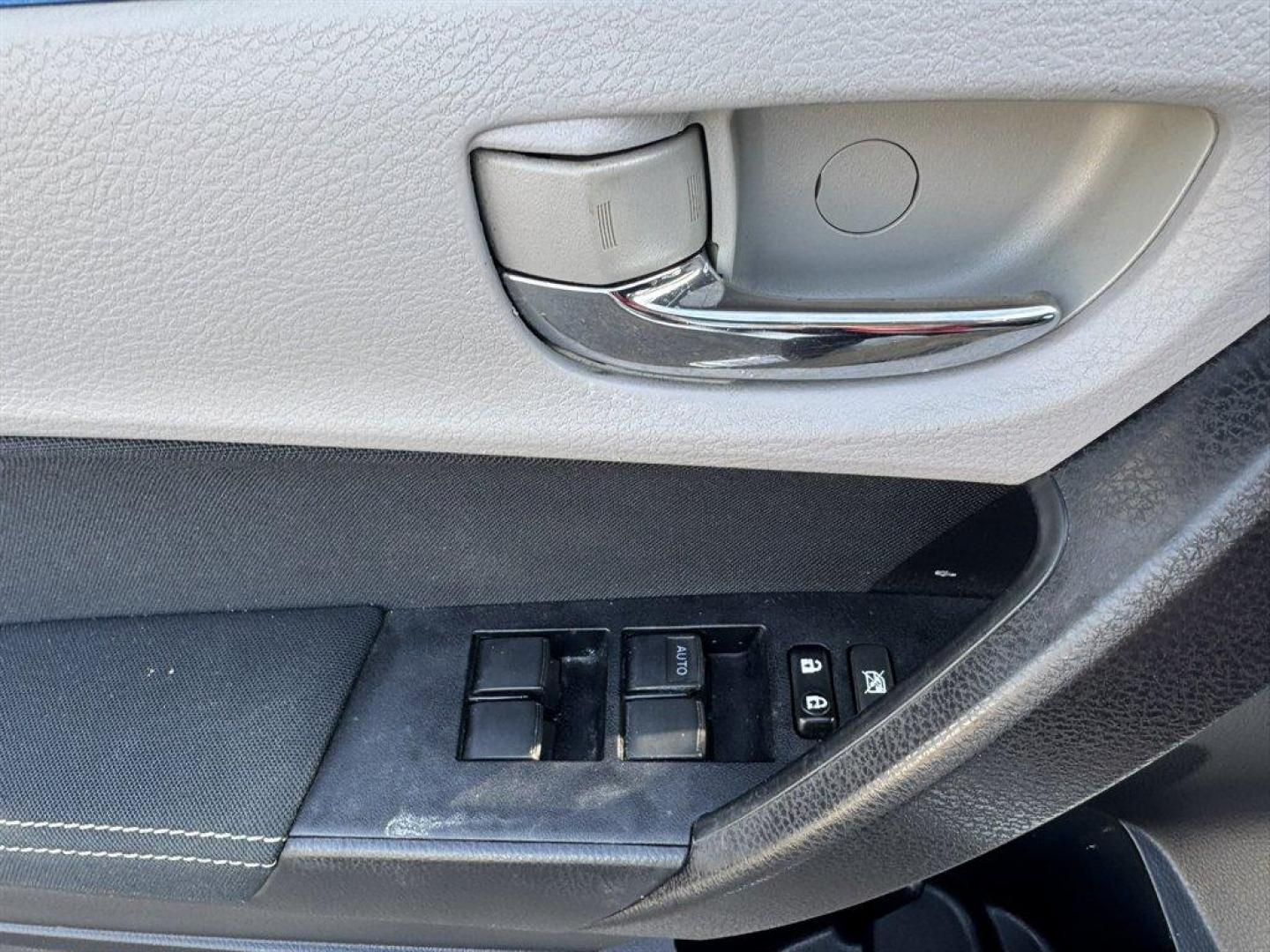 2015 White /Grey Toyota Corolla (2T1BURHE6FC) with an 1.8l I-4 EFI Dohc 1.8l engine, Automatic transmission, located at 745 East Steele Rd., West Columbia, SC, 29170, (803) 755-9148, 33.927212, -81.148483 - Photo#17