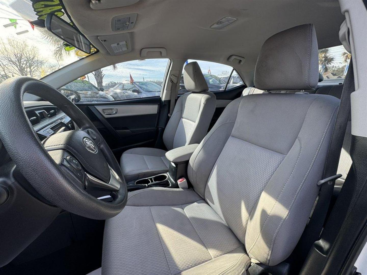 2015 White /Grey Toyota Corolla (2T1BURHE6FC) with an 1.8l I-4 EFI Dohc 1.8l engine, Automatic transmission, located at 745 East Steele Rd., West Columbia, SC, 29170, (803) 755-9148, 33.927212, -81.148483 - Photo#18