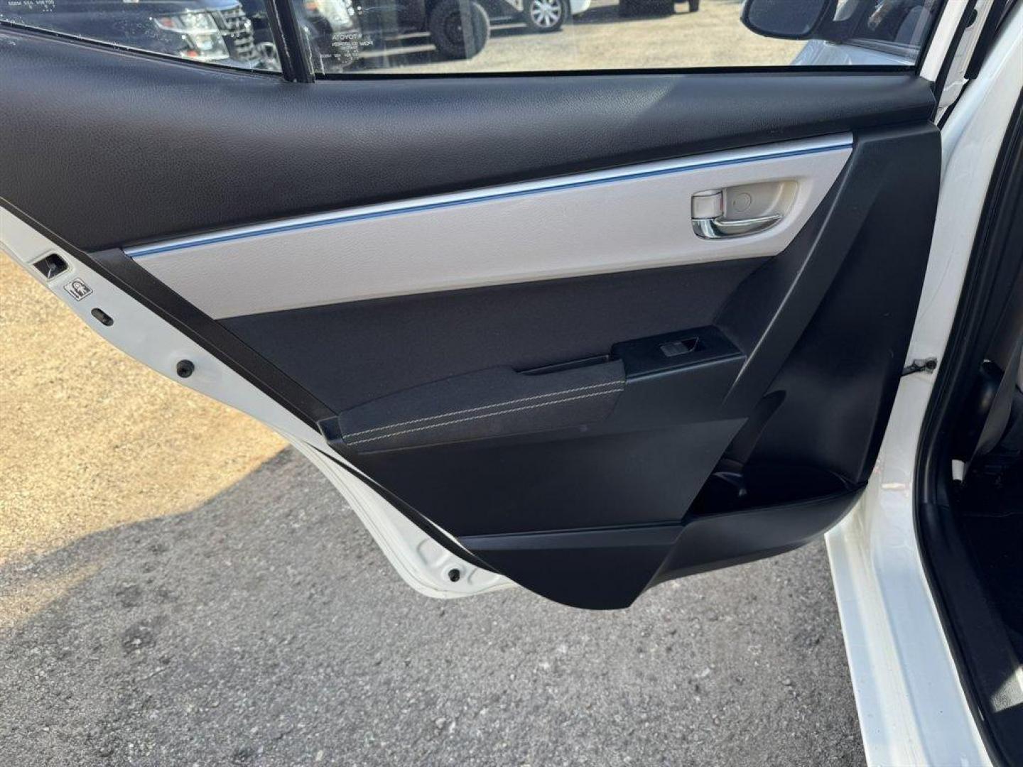 2015 White /Grey Toyota Corolla (2T1BURHE6FC) with an 1.8l I-4 EFI Dohc 1.8l engine, Automatic transmission, located at 745 East Steele Rd., West Columbia, SC, 29170, (803) 755-9148, 33.927212, -81.148483 - Photo#19