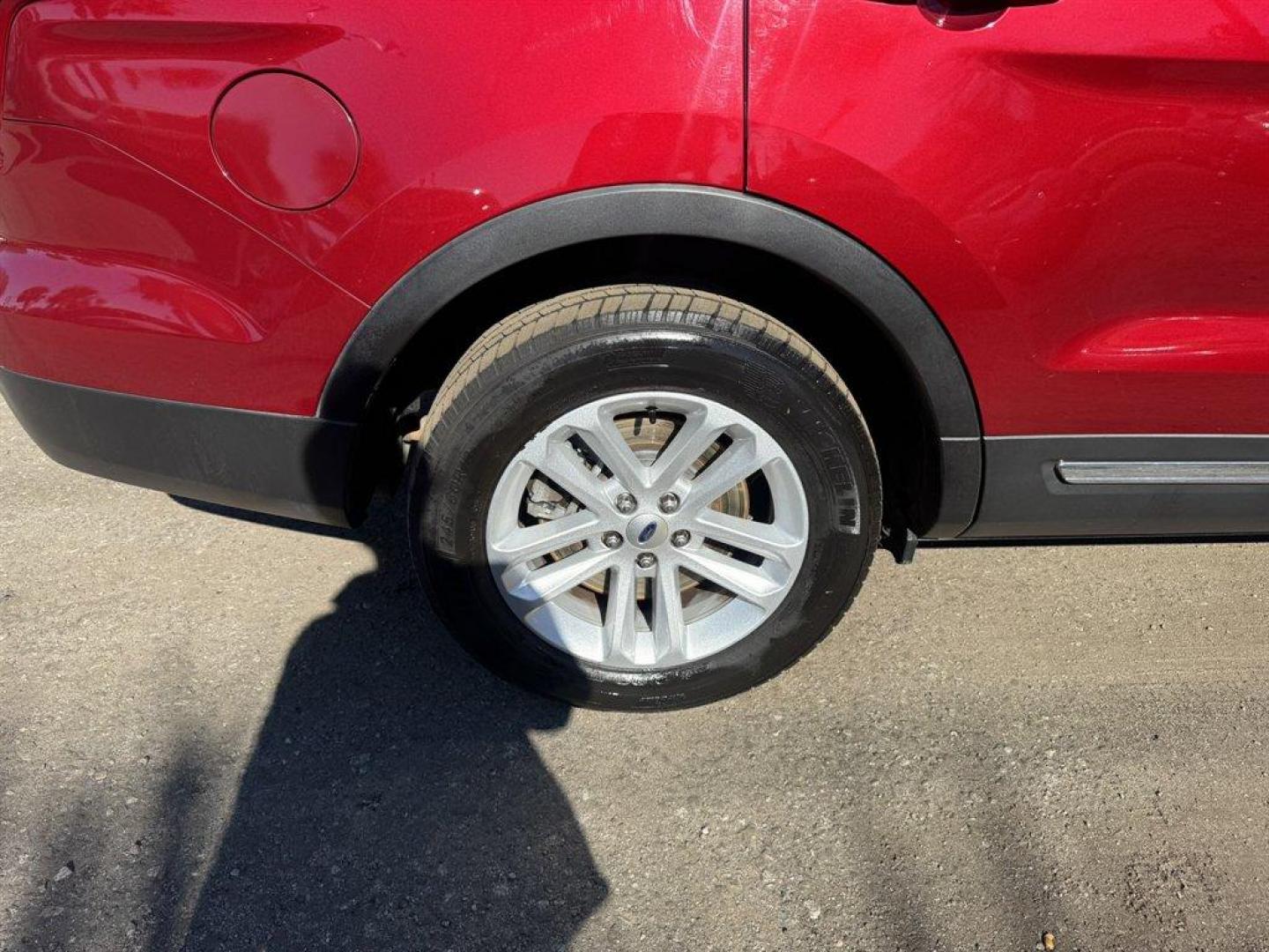 2016 Red /Taupe Ford Explorer (1FM5K7D84GG) with an 3.5l V6 Smpi TI-VCT 3.5l engine, Automatic transmission, located at 745 East Steele Rd., West Columbia, SC, 29170, (803) 755-9148, 33.927212, -81.148483 - Photo#35