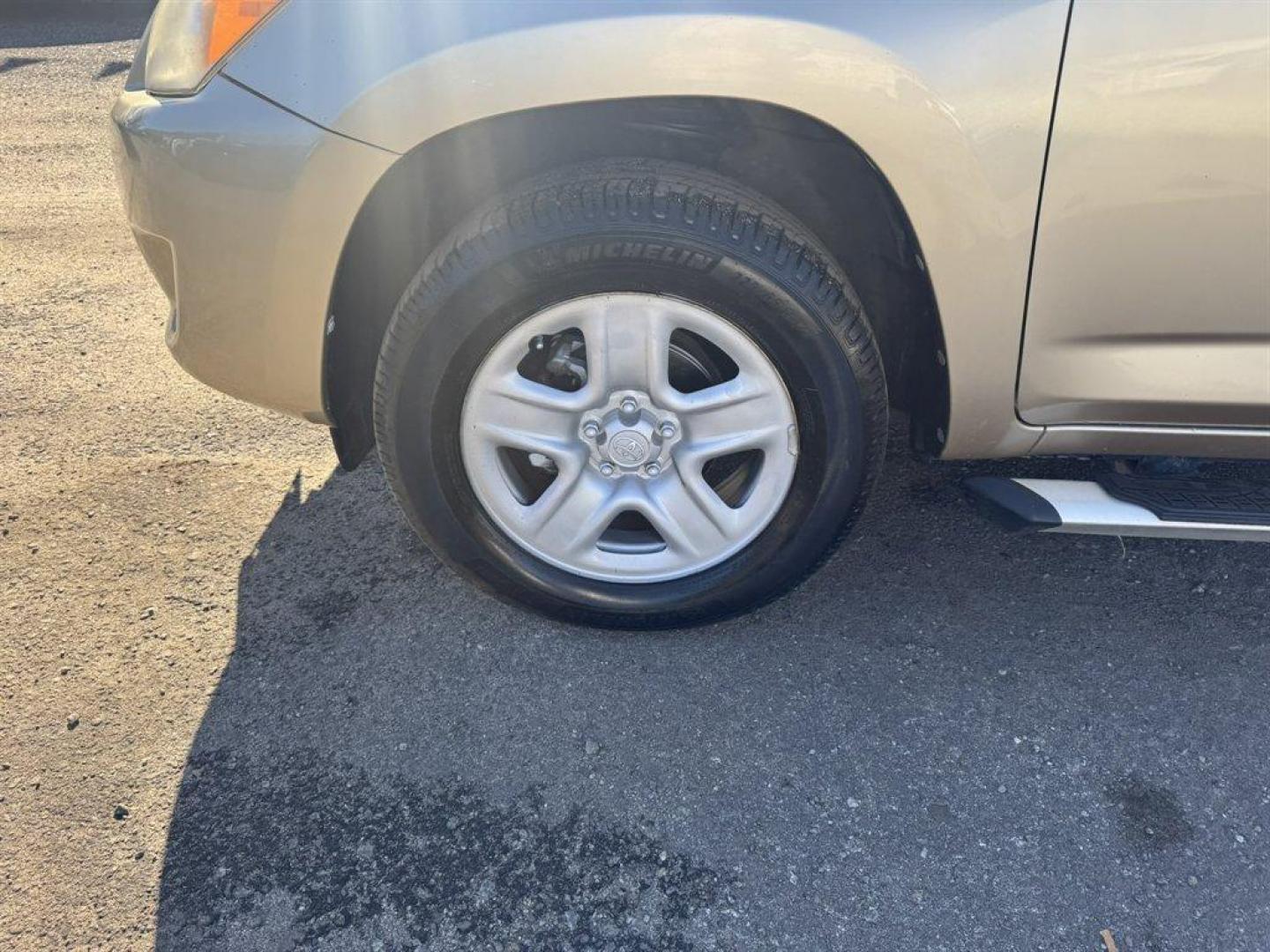 2011 Beige /Tan Toyota RAV4 (2T3ZF4DV0BW) with an 2.5l I-4 SFI Dohc VVT-I 2 engine, Automatic transmission, located at 745 East Steele Rd., West Columbia, SC, 29170, (803) 755-9148, 33.927212, -81.148483 - Photo#27
