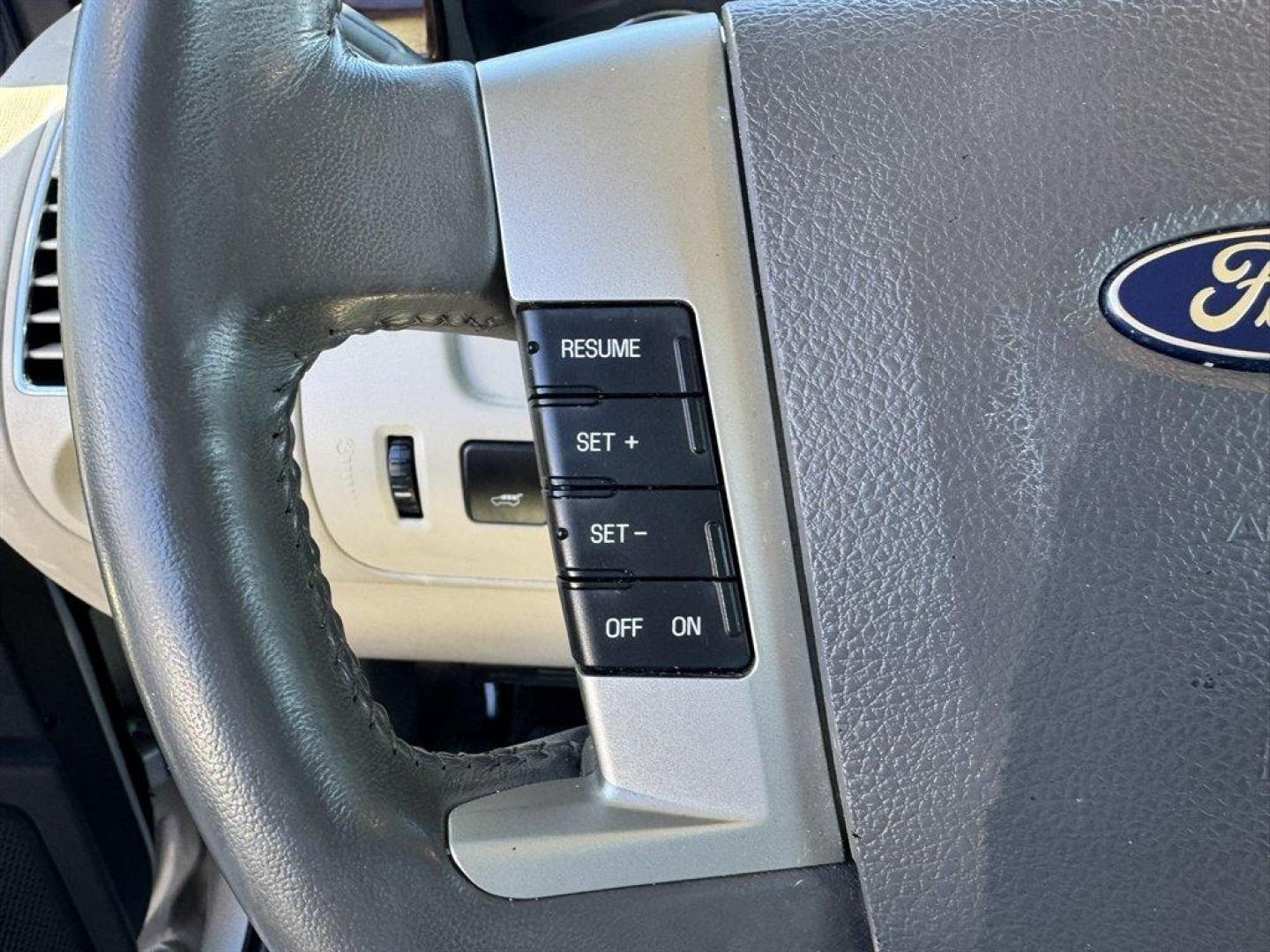 2011 Silver /Grey Ford Flex (2FMGK5CC3BB) with an 3.5l V6 SFI Dohc 24v 3.5l engine, Automatic transmission, located at 745 East Steele Rd., West Columbia, SC, 29170, (803) 755-9148, 33.927212, -81.148483 - Photo#8