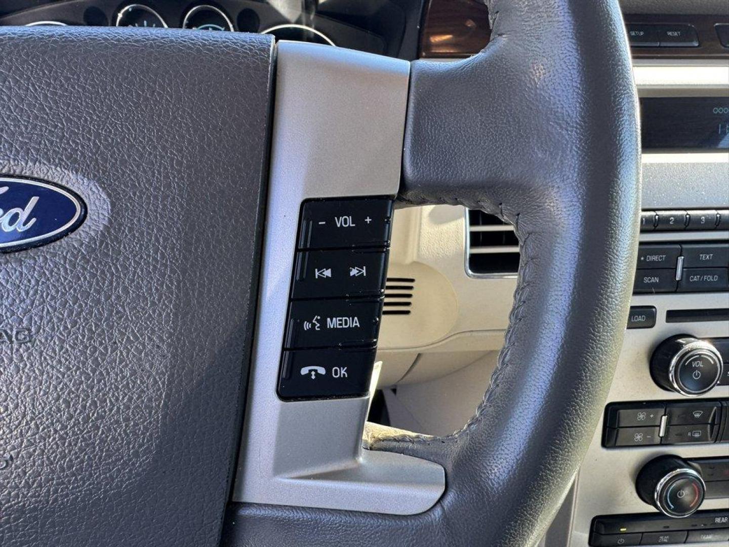 2011 Silver /Grey Ford Flex (2FMGK5CC3BB) with an 3.5l V6 SFI Dohc 24v 3.5l engine, Automatic transmission, located at 745 East Steele Rd., West Columbia, SC, 29170, (803) 755-9148, 33.927212, -81.148483 - Photo#9