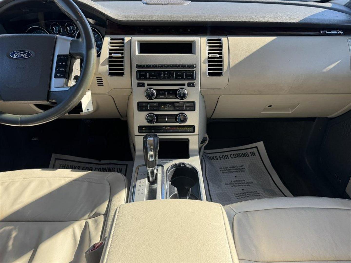 2011 Silver /Grey Ford Flex (2FMGK5CC3BB) with an 3.5l V6 SFI Dohc 24v 3.5l engine, Automatic transmission, located at 745 East Steele Rd., West Columbia, SC, 29170, (803) 755-9148, 33.927212, -81.148483 - Photo#11