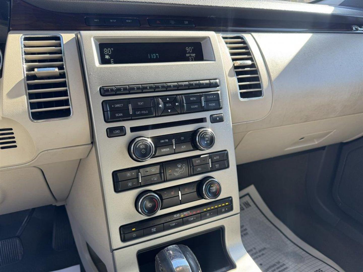 2011 Silver /Grey Ford Flex (2FMGK5CC3BB) with an 3.5l V6 SFI Dohc 24v 3.5l engine, Automatic transmission, located at 745 East Steele Rd., West Columbia, SC, 29170, (803) 755-9148, 33.927212, -81.148483 - Photo#13