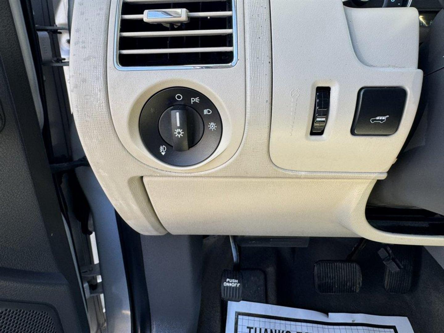 2011 Silver /Grey Ford Flex (2FMGK5CC3BB) with an 3.5l V6 SFI Dohc 24v 3.5l engine, Automatic transmission, located at 745 East Steele Rd., West Columbia, SC, 29170, (803) 755-9148, 33.927212, -81.148483 - Photo#15