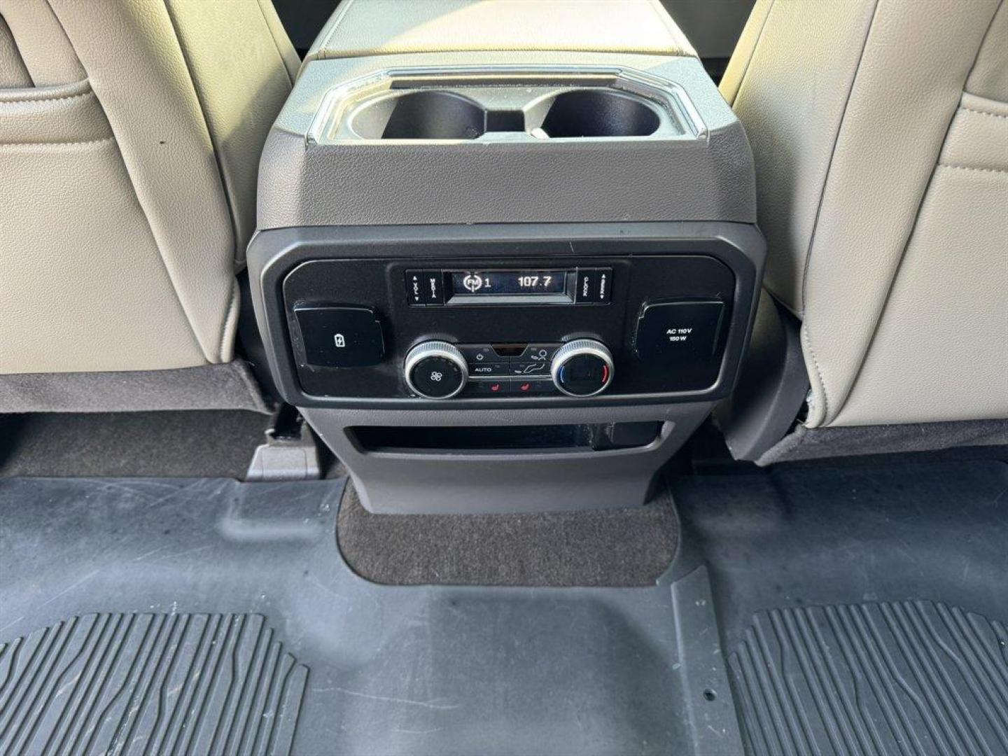 2019 Black /Grey Ford Expedition (1FMJU1KT2KE) with an 3.5l V6 DI T/C Ecoboost 3 engine, Automatic transmission, located at 745 East Steele Rd., West Columbia, SC, 29170, (803) 755-9148, 33.927212, -81.148483 - Photo#28