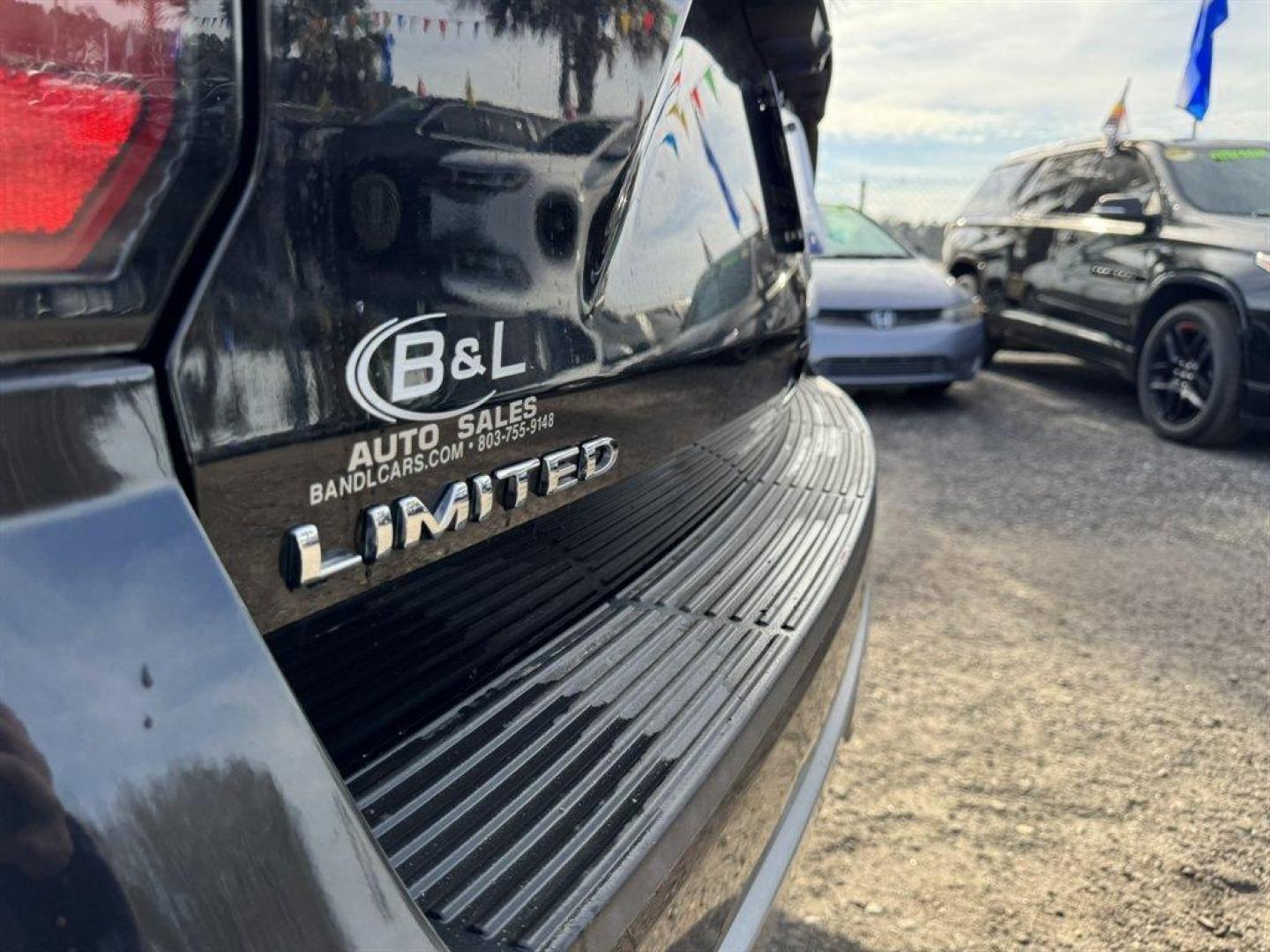 2019 Black /Grey Ford Expedition (1FMJU1KT2KE) with an 3.5l V6 DI T/C Ecoboost 3 engine, Automatic transmission, located at 745 East Steele Rd., West Columbia, SC, 29170, (803) 755-9148, 33.927212, -81.148483 - Photo#39