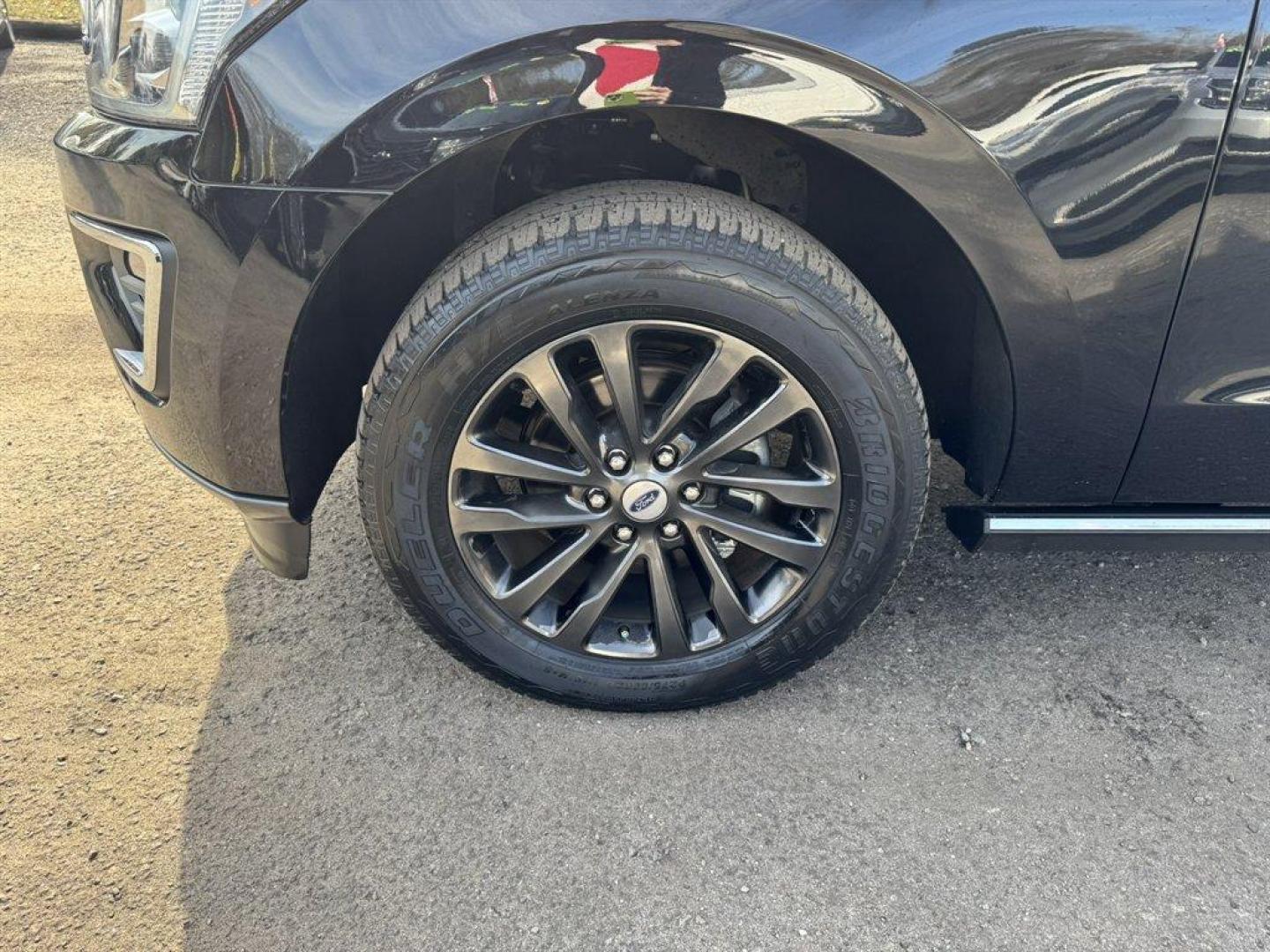 2019 Black /Grey Ford Expedition (1FMJU1KT2KE) with an 3.5l V6 DI T/C Ecoboost 3 engine, Automatic transmission, located at 745 East Steele Rd., West Columbia, SC, 29170, (803) 755-9148, 33.927212, -81.148483 - Photo#43