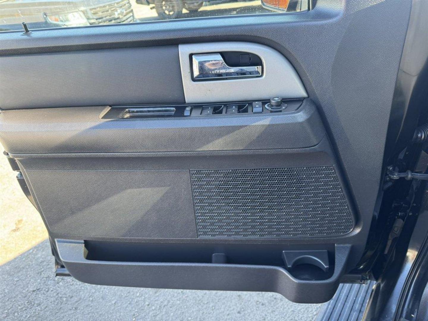 2011 Black /Black Ford Expedition (1FMJU1K56BE) with an 5.4l V8 Sohc Flex 5.4l engine, Automatic transmission, located at 745 East Steele Rd., West Columbia, SC, 29170, (803) 755-9148, 33.927212, -81.148483 - Photo#19