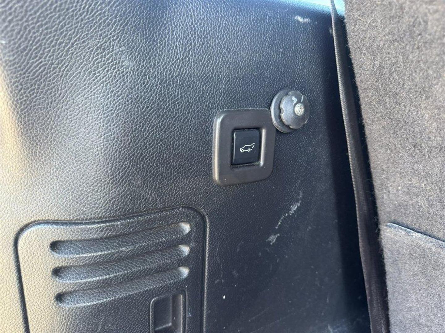 2011 Black /Black Ford Expedition (1FMJU1K56BE) with an 5.4l V8 Sohc Flex 5.4l engine, Automatic transmission, located at 745 East Steele Rd., West Columbia, SC, 29170, (803) 755-9148, 33.927212, -81.148483 - Photo#35