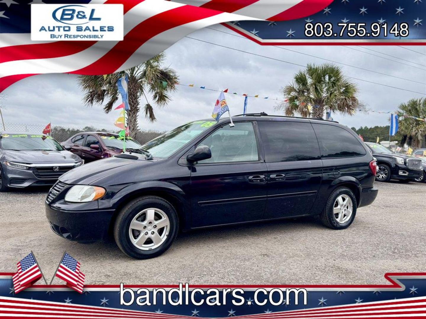 2005 Blue /Grey Dodge Grand Caravan (2D8GP44L15R) with an 3.8l V6 MPI 3.8l engine, Automatic transmission, located at 745 East Steele Rd., West Columbia, SC, 29170, (803) 755-9148, 33.927212, -81.148483 - Photo#0
