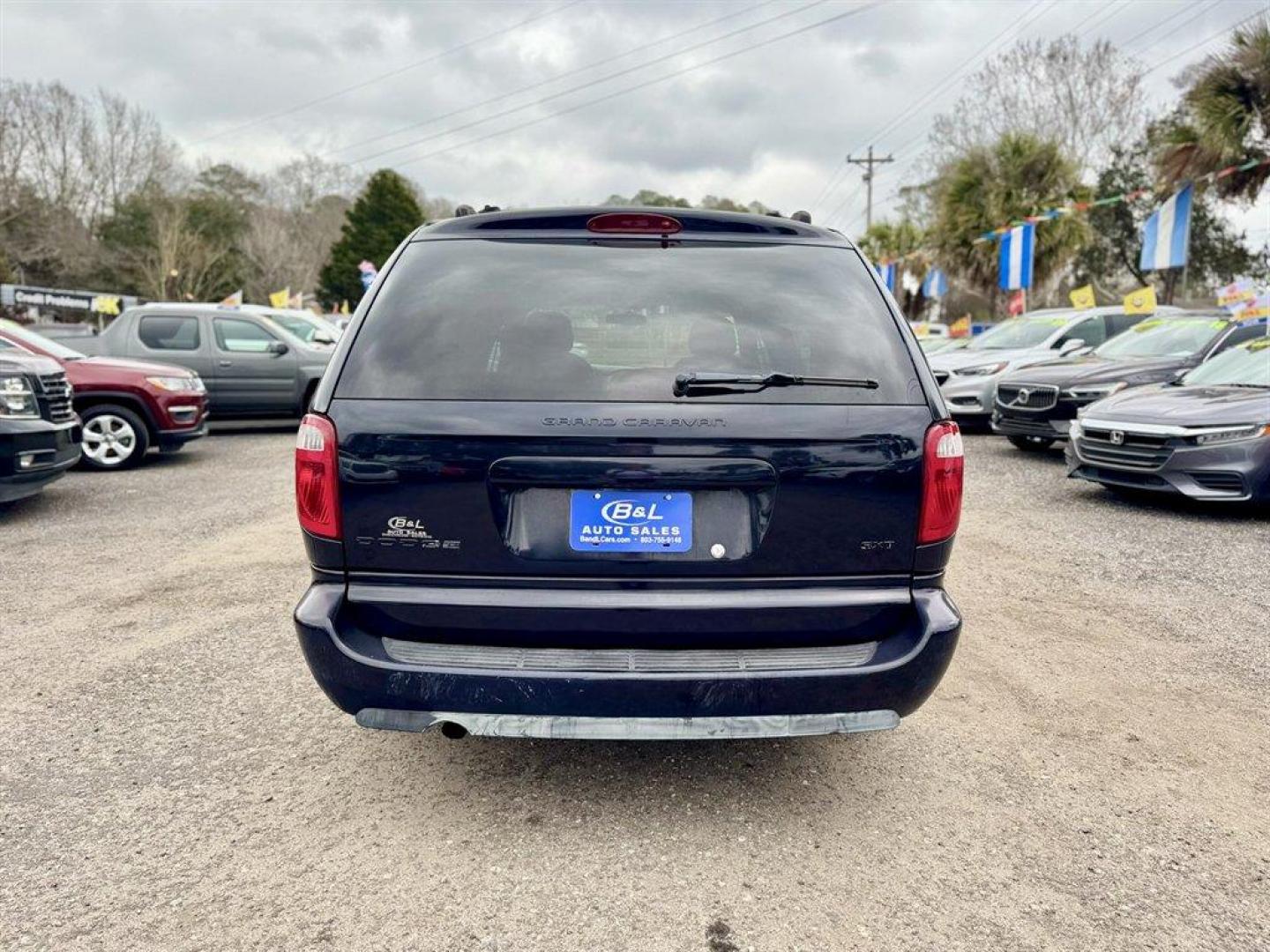 2005 Blue /Grey Dodge Grand Caravan (2D8GP44L15R) with an 3.8l V6 MPI 3.8l engine, Automatic transmission, located at 745 East Steele Rd., West Columbia, SC, 29170, (803) 755-9148, 33.927212, -81.148483 - Photo#4
