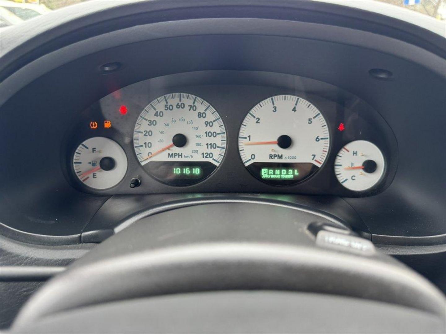 2005 Blue /Grey Dodge Grand Caravan (2D8GP44L15R) with an 3.8l V6 MPI 3.8l engine, Automatic transmission, located at 745 East Steele Rd., West Columbia, SC, 29170, (803) 755-9148, 33.927212, -81.148483 - Photo#10