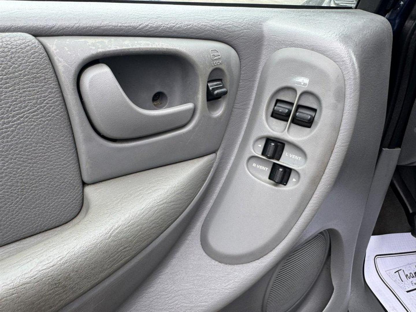 2005 Blue /Grey Dodge Grand Caravan (2D8GP44L15R) with an 3.8l V6 MPI 3.8l engine, Automatic transmission, located at 745 East Steele Rd., West Columbia, SC, 29170, (803) 755-9148, 33.927212, -81.148483 - Photo#17