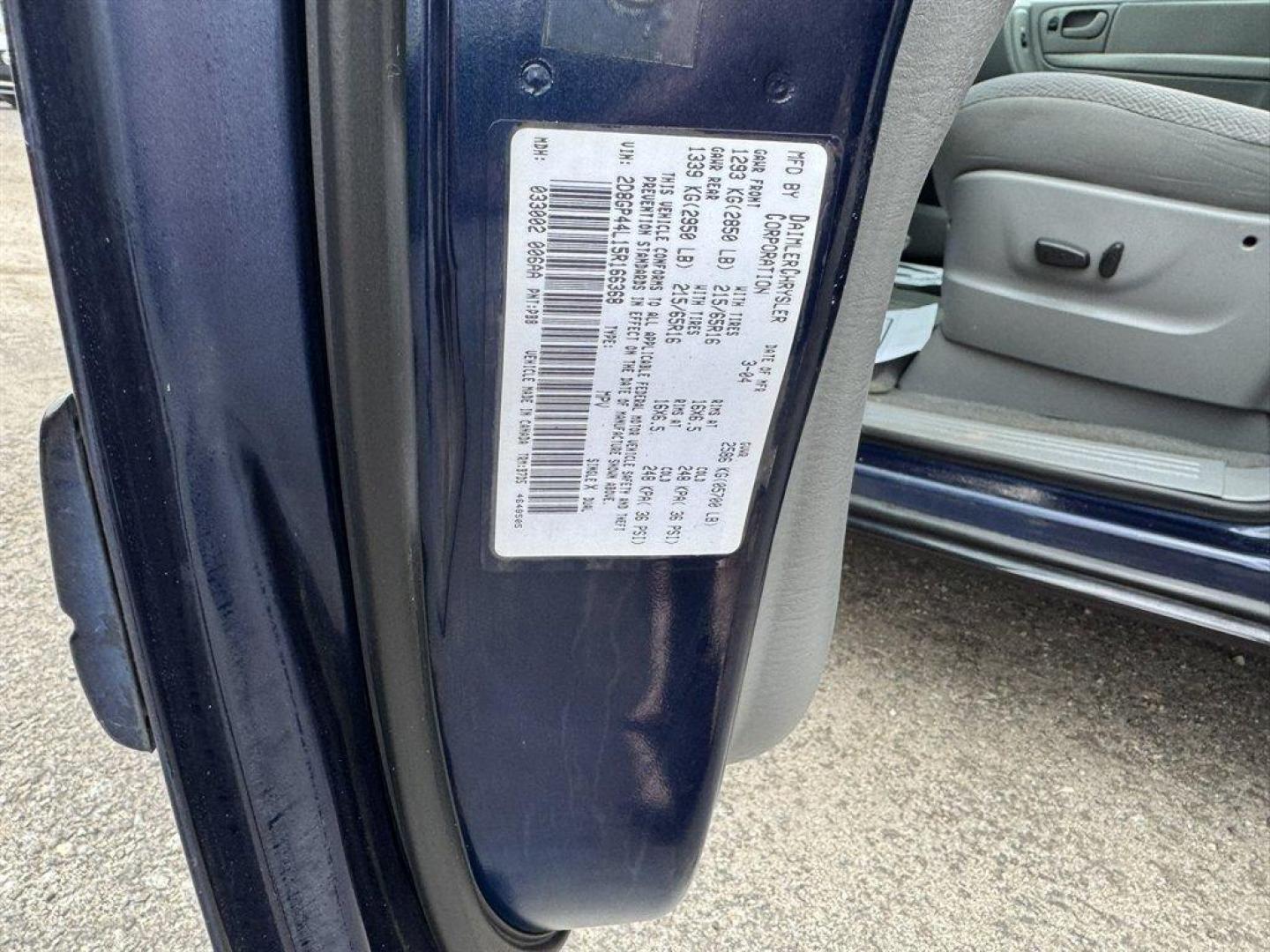 2005 Blue /Grey Dodge Grand Caravan (2D8GP44L15R) with an 3.8l V6 MPI 3.8l engine, Automatic transmission, located at 745 East Steele Rd., West Columbia, SC, 29170, (803) 755-9148, 33.927212, -81.148483 - Photo#30