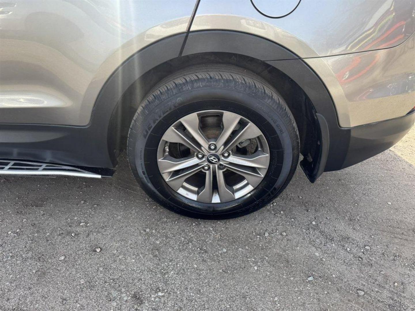 2014 Bronze /Grey Hyundai Santa FE Sport (5XYZU3LB6EG) with an 2.4l I-4 DI Dohc 2.4l engine, Automatic transmission, located at 745 East Steele Rd., West Columbia, SC, 29170, (803) 755-9148, 33.927212, -81.148483 - Photo#29