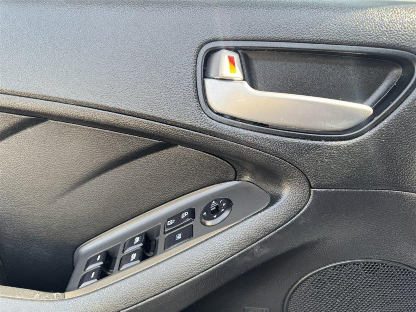 2017 Grey /Black Kia Forte (KNAFK5A82H5) with an 2.0l I-4 DI Dohc 2.0l engine, Automatic transmission, located at 745 East Steele Rd., West Columbia, SC, 29170, (803) 755-9148, 33.927212, -81.148483 - Photo#16