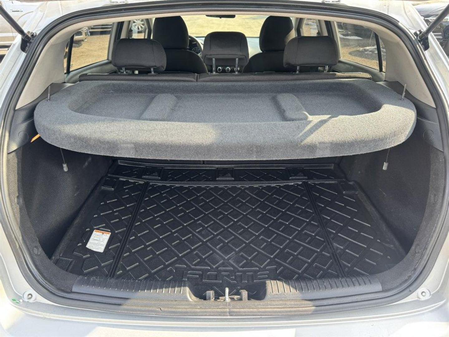 2017 Grey /Black Kia Forte (KNAFK5A82H5) with an 2.0l I-4 DI Dohc 2.0l engine, Automatic transmission, located at 745 East Steele Rd., West Columbia, SC, 29170, (803) 755-9148, 33.927212, -81.148483 - Photo#24