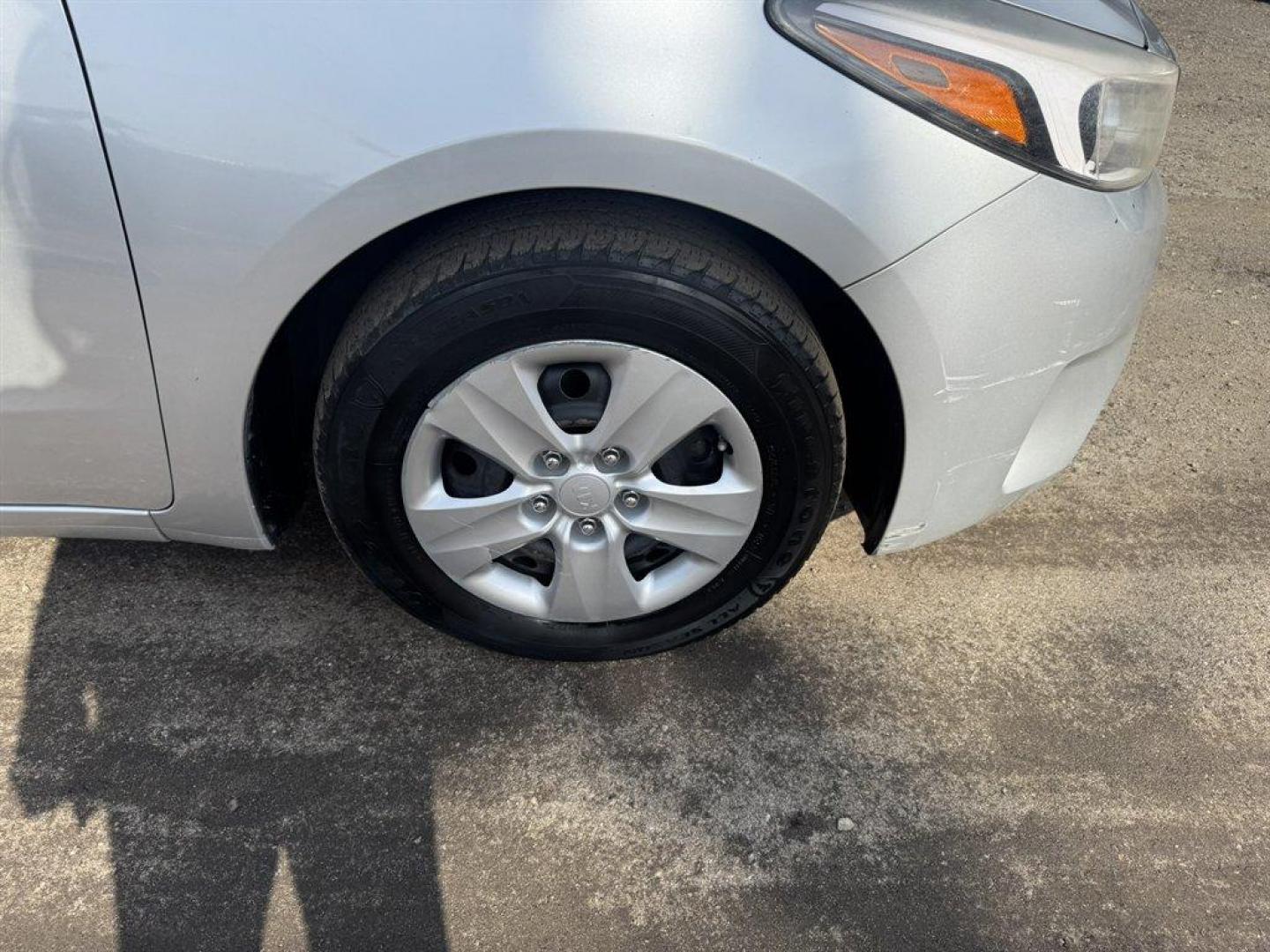 2017 Grey /Black Kia Forte (KNAFK5A82H5) with an 2.0l I-4 DI Dohc 2.0l engine, Automatic transmission, located at 745 East Steele Rd., West Columbia, SC, 29170, (803) 755-9148, 33.927212, -81.148483 - Photo#26